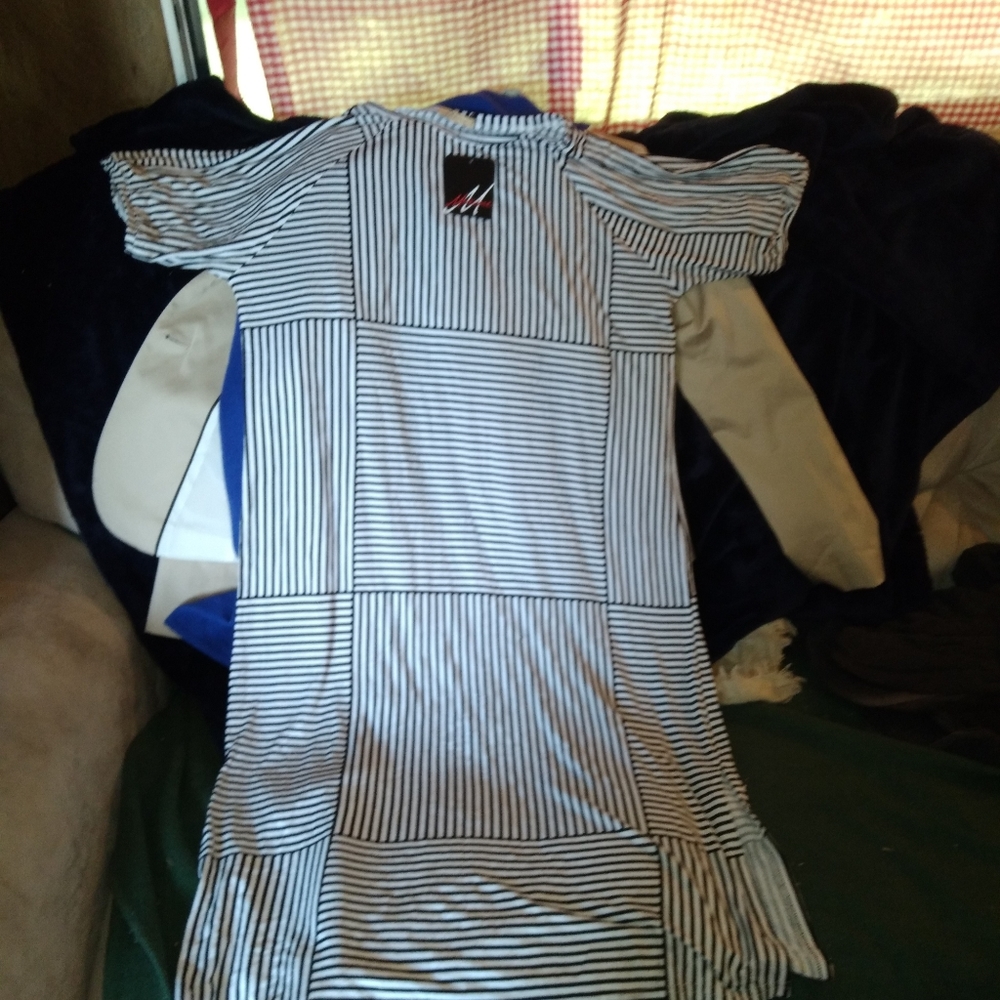 Dress - Picture 7 of 8